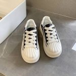 کتونی لژ دار