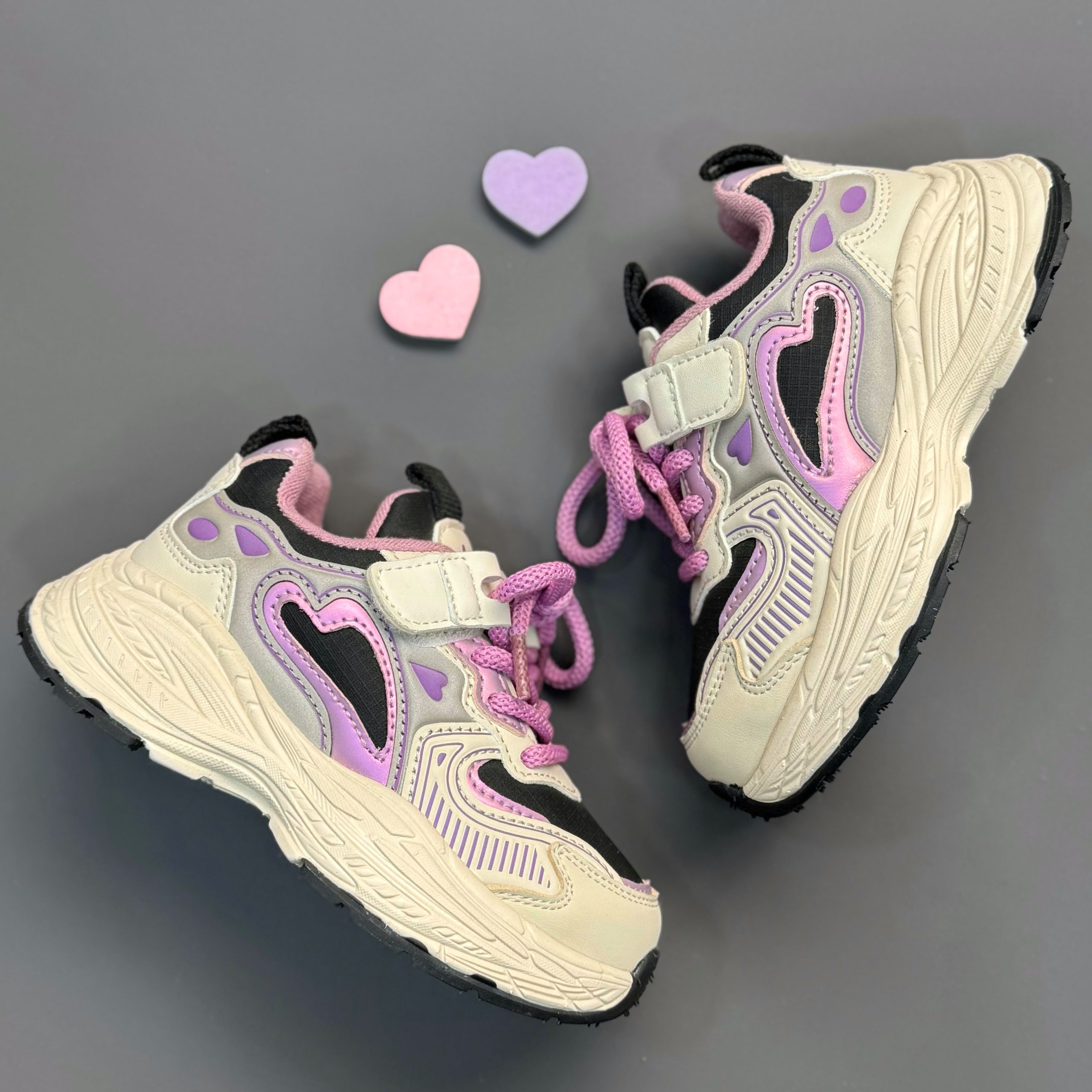 IMG_2327 کتونی قلبی - Image 1